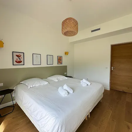 De Standing Avec Magnifique Vue Et Piscines Privees, Villa