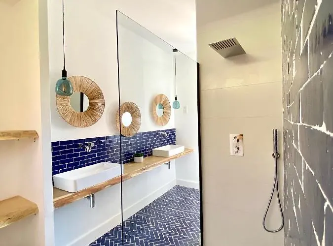 De Standing Avec Magnifique Vue Et Piscines Privées, Villa *