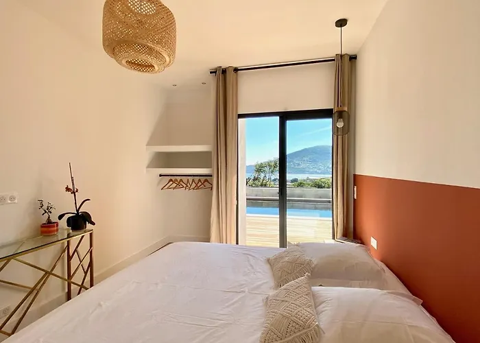 Villa De Standing Avec Magnifique Vue Et Piscines Privées,