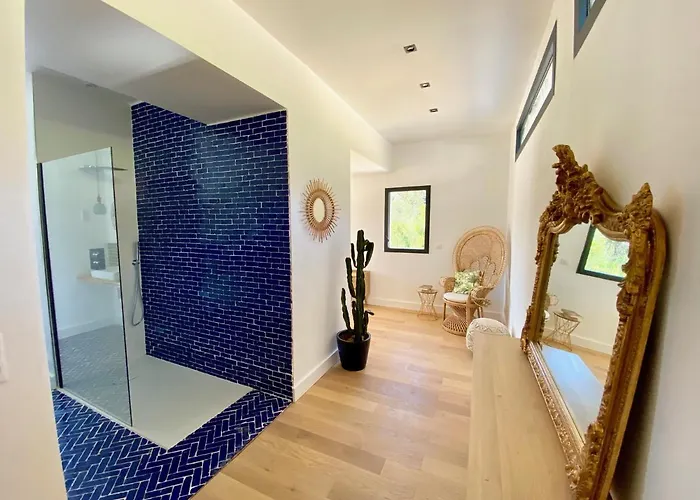 De Standing Avec Magnifique Vue Et Piscines Privées, Villa