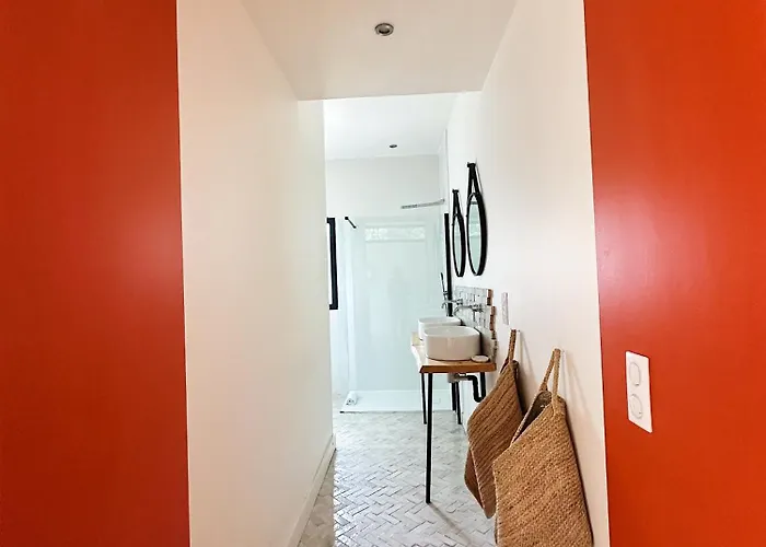 De Standing Avec Magnifique Vue Et Piscines Privées, * Sagone (Corsica)