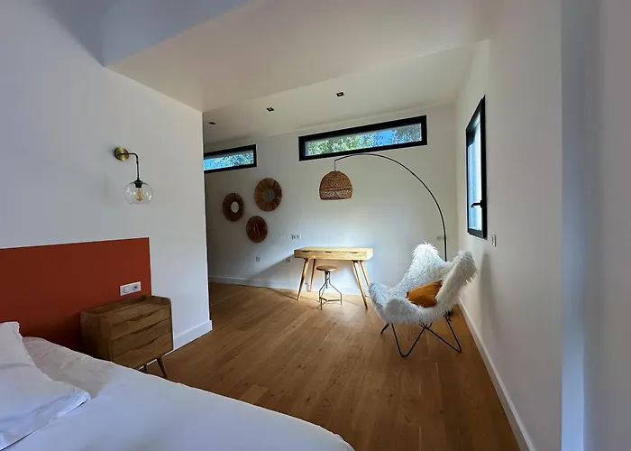 De Standing Avec Magnifique Vue Et Piscines Privées, Sagone (Corsica)