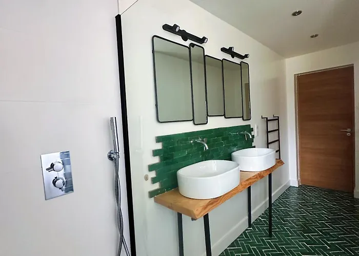 De Standing Avec Magnifique Vue Et Piscines Privées, Villa *