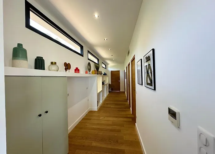 Villa De Standing Avec Magnifique Vue Et Piscines Privées,