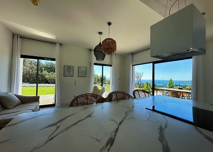 Villa De Standing Avec Magnifique Vue Et Piscines Privées, Sagone (Corsica)