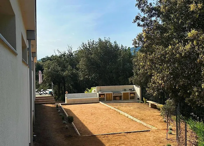 Villa De Standing Avec Magnifique Vue Et Piscines Privées, Sagone (Corsica)