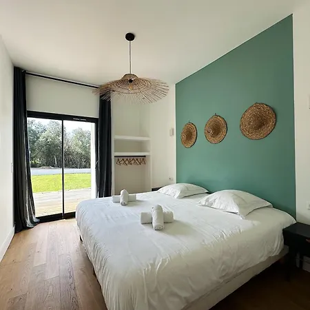 De Standing Avec Magnifique Vue Et Piscines Privees, * Sagone (Corsica)