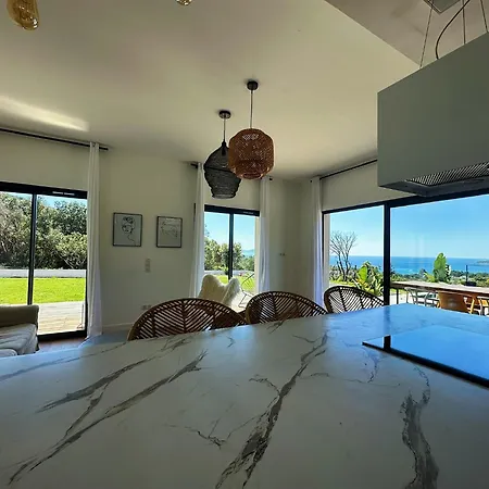 Βίλα De Standing Avec Magnifique Vue Et Piscines Privees, Sagone (Corsica)