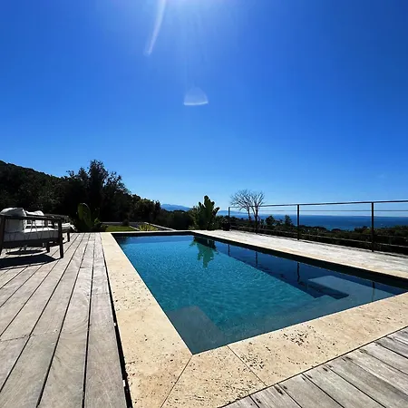 Willa De Standing Avec Magnifique Vue Et Piscines Privees, *