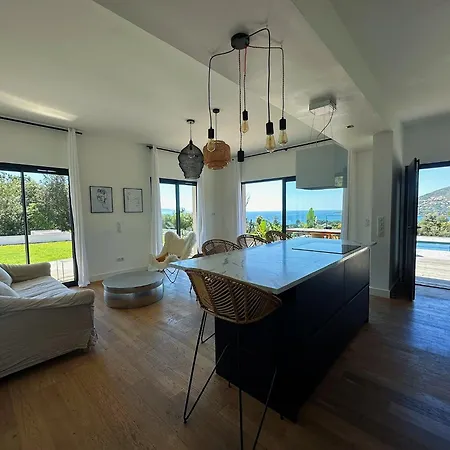 De Standing Avec Magnifique Vue Et Piscines Privees, Sagone (Corsica)