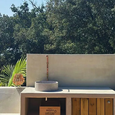 Βίλα De Standing Avec Magnifique Vue Et Piscines Privees, Sagone (Corsica)