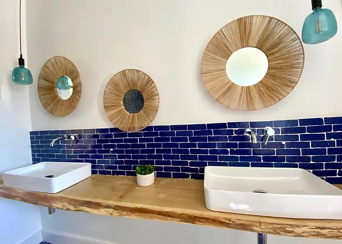 De Standing Avec Magnifique Vue Et Piscines Privees, Vila Sagone (Corsica)