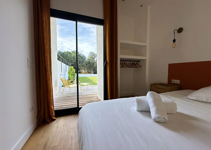 Vila De Standing Avec Magnifique Vue Et Piscines Privees, *