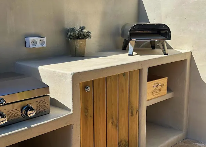 Vila De Standing Avec Magnifique Vue Et Piscines Privees, Sagone (Corsica)